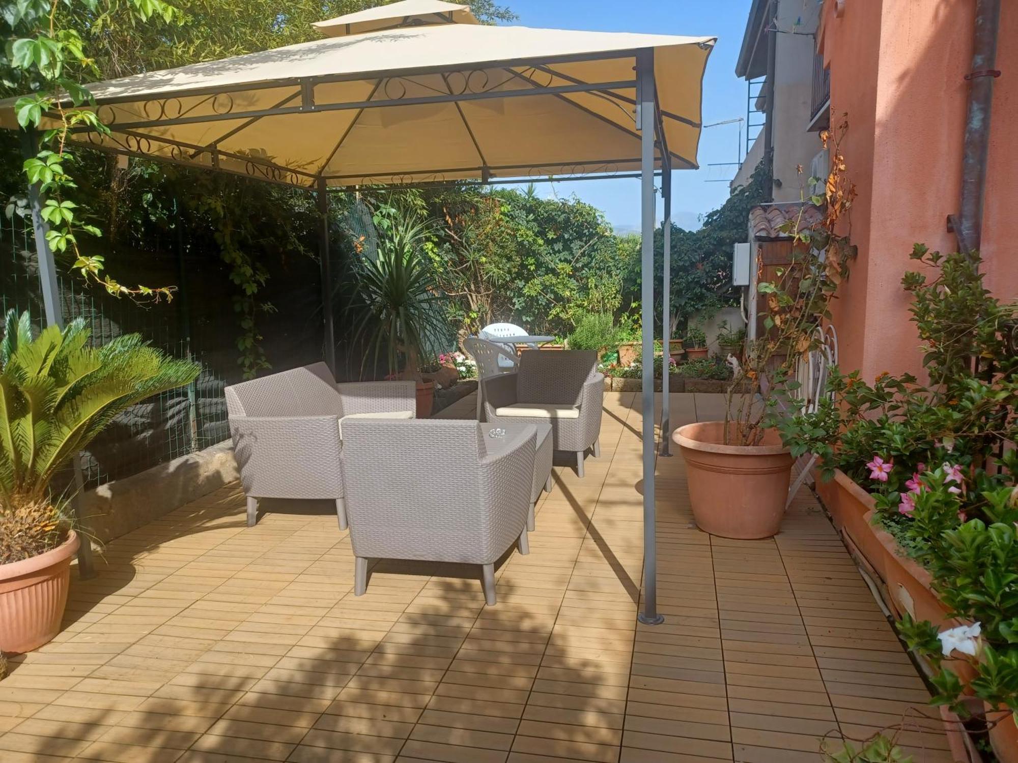 Casa Vacanza Porto Frailis Gia Porto Frailis B&B Арбатакс Екстер'єр фото
