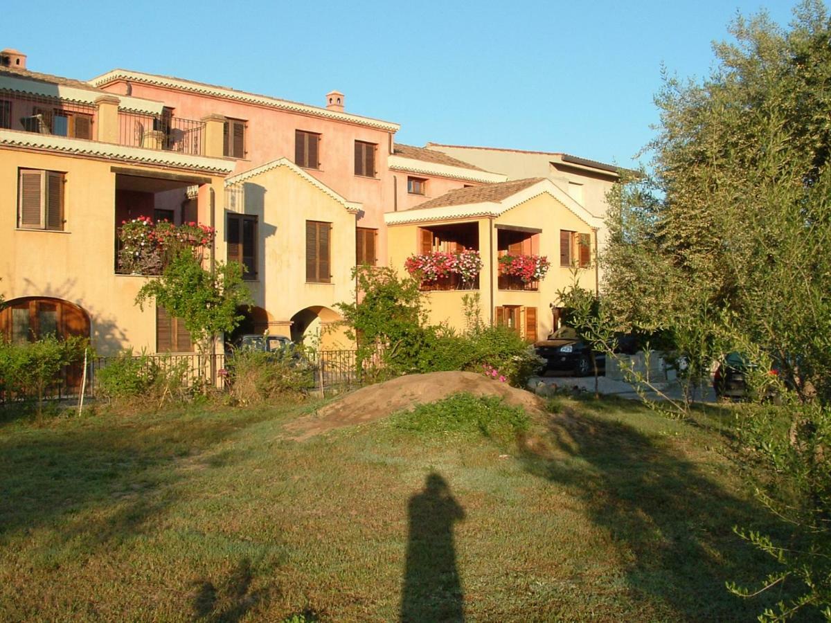 Casa Vacanza Porto Frailis Gia Porto Frailis B&B Арбатакс Екстер'єр фото
