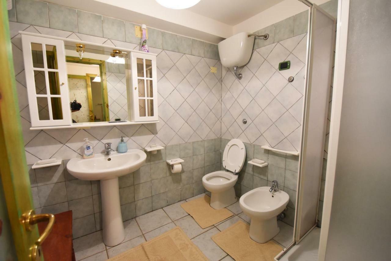 Casa Vacanza Porto Frailis Gia Porto Frailis B&B Арбатакс Екстер'єр фото