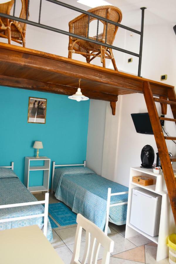 Casa Vacanza Porto Frailis Gia Porto Frailis B&B Арбатакс Екстер'єр фото